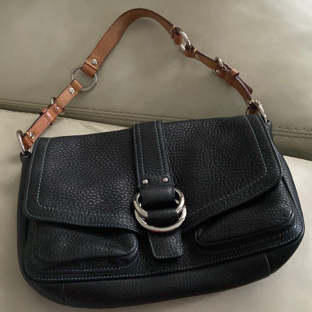 Authentic Coach leather shoulder bag